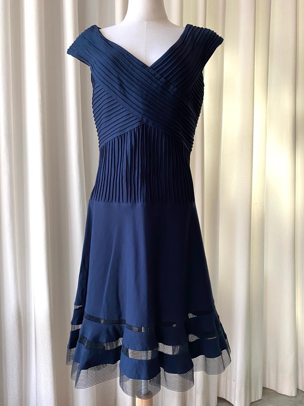 Tadashi Shouji | Navy Blue | Cocktail Dress | Size: M